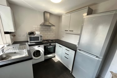 5 bed house, Sixth Avenue, Heaton, Newcastle, NE65YN - Image 2